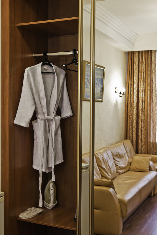 Двухместный двухкомнатный "Джуниор сюит"